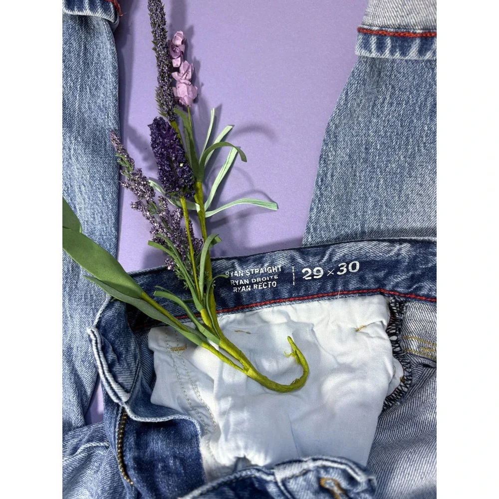 Tommy Hilfiger straight versatile denim